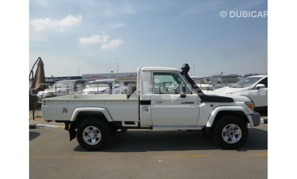 Buy Import Toyota Land Cruiser White Car in Import - Dubai in Antigua Buy Import Toyota Land Cruiser White Car in Import - Dubai in Antigua
