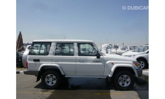 Buy Import Toyota Land Cruiser White Car in Import - Dubai in Antigua Buy Import Toyota Land Cruiser White Car in Import - Dubai in Antigua