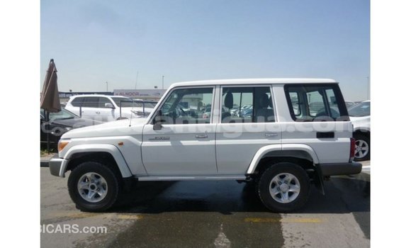 Buy Import Toyota Land Cruiser White Car in Import - Dubai in Antigua Buy Import Toyota Land Cruiser White Car in Import - Dubai in Antigua