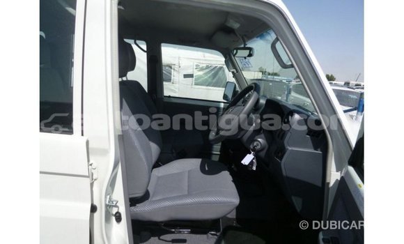 Buy Import Toyota Land Cruiser White Car in Import - Dubai in Antigua Buy Import Toyota Land Cruiser White Car in Import - Dubai in Antigua