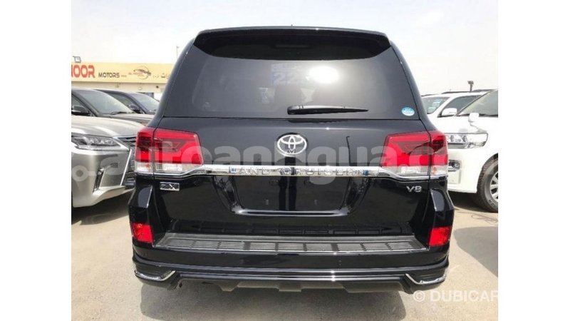 Big with watermark toyota land cruiser antigua import dubai 2145