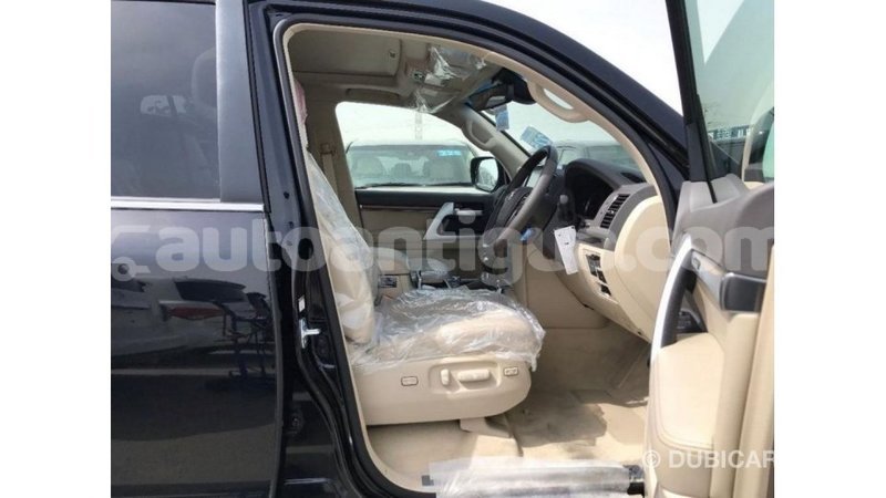 Big with watermark toyota land cruiser antigua import dubai 2145