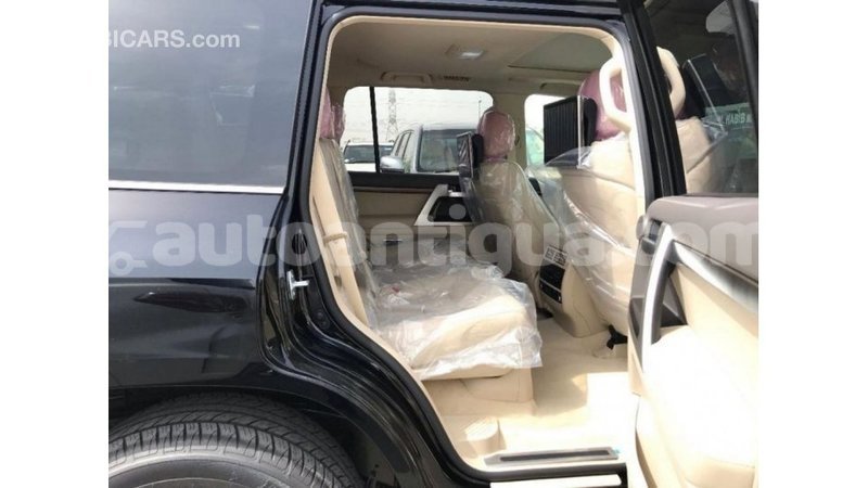 Big with watermark toyota land cruiser antigua import dubai 2145