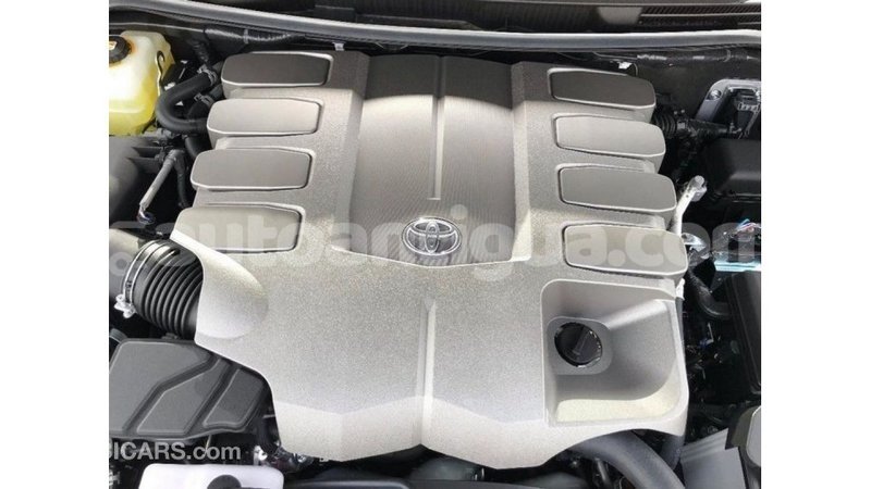 Big with watermark toyota land cruiser antigua import dubai 2145