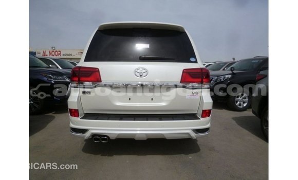 Buy Import Toyota Land Cruiser White Car in Import - Dubai in Antigua Buy Import Toyota Land Cruiser White Car in Import - Dubai in Antigua