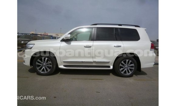 Buy Import Toyota Land Cruiser White Car in Import - Dubai in Antigua Buy Import Toyota Land Cruiser White Car in Import - Dubai in Antigua