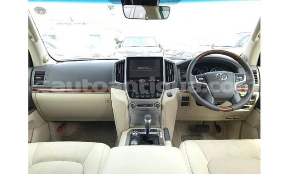 Buy Import Toyota Land Cruiser White Car in Import - Dubai in Antigua Buy Import Toyota Land Cruiser White Car in Import - Dubai in Antigua
