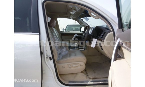 Buy Import Toyota Land Cruiser White Car in Import - Dubai in Antigua Buy Import Toyota Land Cruiser White Car in Import - Dubai in Antigua