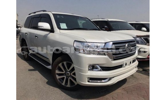 Buy Import Toyota Land Cruiser White Car in Import - Dubai in Antigua Buy Import Toyota Land Cruiser White Car in Import - Dubai in Antigua