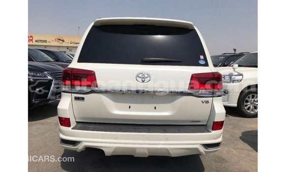 Buy Import Toyota Land Cruiser White Car in Import - Dubai in Antigua Buy Import Toyota Land Cruiser White Car in Import - Dubai in Antigua