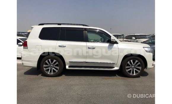 Buy Import Toyota Land Cruiser White Car in Import - Dubai in Antigua Buy Import Toyota Land Cruiser White Car in Import - Dubai in Antigua
