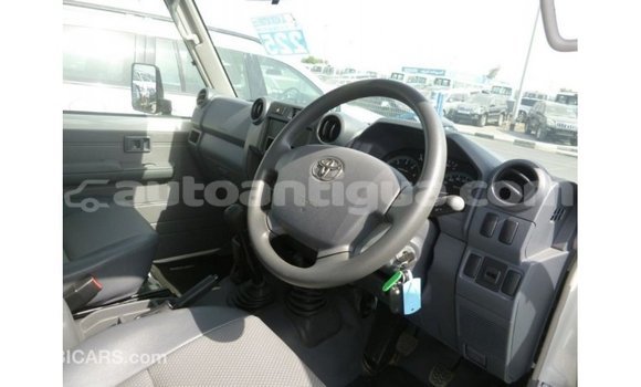 Buy Import Toyota Land Cruiser White Car in Import - Dubai in Antigua Buy Import Toyota Land Cruiser White Car in Import - Dubai in Antigua