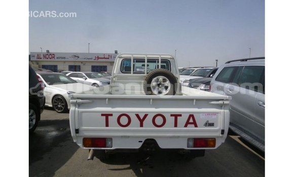 Buy Import Toyota Land Cruiser White Car in Import - Dubai in Antigua Buy Import Toyota Land Cruiser White Car in Import - Dubai in Antigua