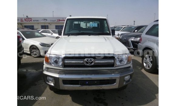 Buy Import Toyota Land Cruiser White Car in Import - Dubai in Antigua Buy Import Toyota Land Cruiser White Car in Import - Dubai in Antigua
