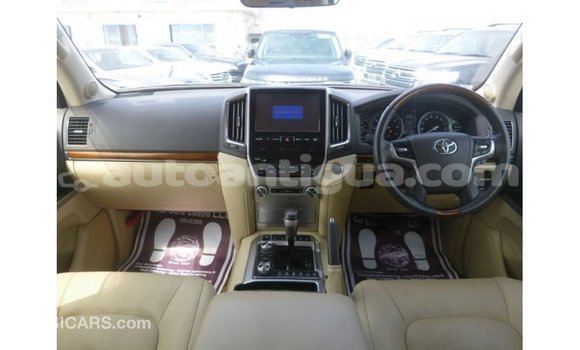 Buy Import Toyota Land Cruiser White Car in Import - Dubai in Antigua Buy Import Toyota Land Cruiser White Car in Import - Dubai in Antigua