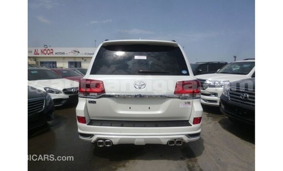 Buy Import Toyota Land Cruiser White Car in Import - Dubai in Antigua Buy Import Toyota Land Cruiser White Car in Import - Dubai in Antigua