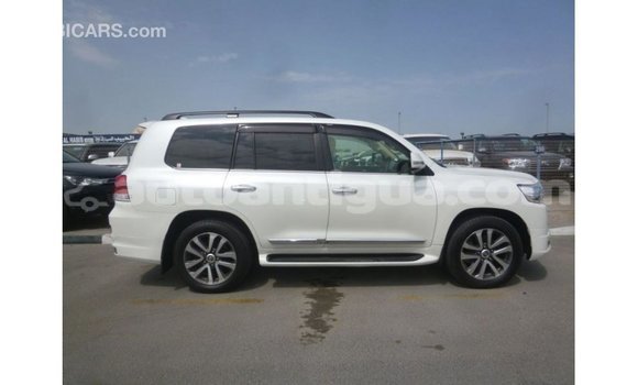 Buy Import Toyota Land Cruiser White Car in Import - Dubai in Antigua Buy Import Toyota Land Cruiser White Car in Import - Dubai in Antigua