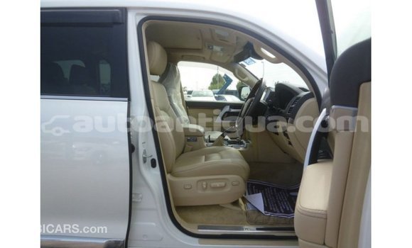 Buy Import Toyota Land Cruiser White Car in Import - Dubai in Antigua Buy Import Toyota Land Cruiser White Car in Import - Dubai in Antigua