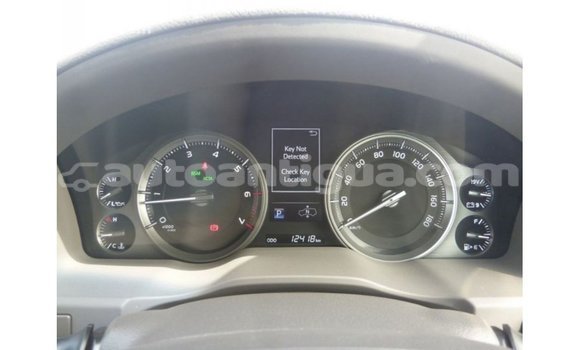 Buy Import Toyota Land Cruiser White Car in Import - Dubai in Antigua Buy Import Toyota Land Cruiser White Car in Import - Dubai in Antigua