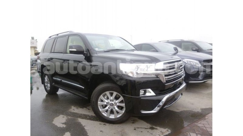 Big with watermark toyota land cruiser antigua import dubai 2170