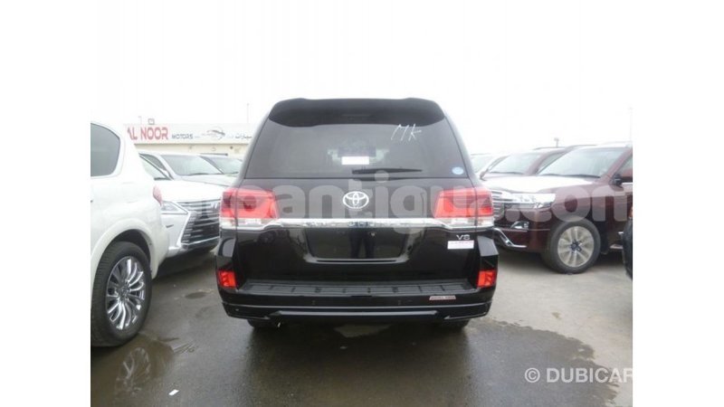 Big with watermark toyota land cruiser antigua import dubai 2170