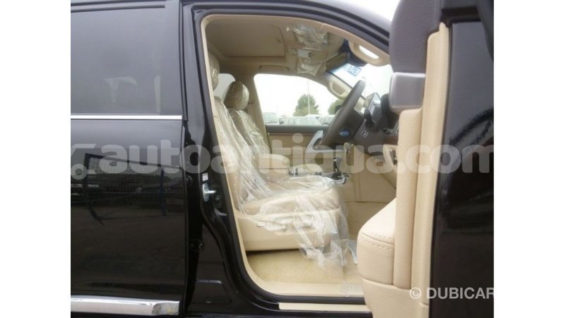 Big with watermark toyota land cruiser antigua import dubai 2170