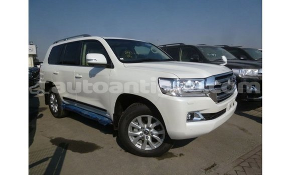 Buy Import Toyota Land Cruiser White Car in Import - Dubai in Antigua Buy Import Toyota Land Cruiser White Car in Import - Dubai in Antigua