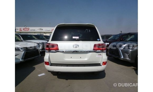 Buy Import Toyota Land Cruiser White Car in Import - Dubai in Antigua Buy Import Toyota Land Cruiser White Car in Import - Dubai in Antigua