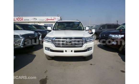 Buy Import Toyota Land Cruiser White Car in Import - Dubai in Antigua Buy Import Toyota Land Cruiser White Car in Import - Dubai in Antigua