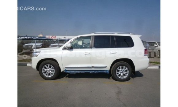 Buy Import Toyota Land Cruiser White Car in Import - Dubai in Antigua Buy Import Toyota Land Cruiser White Car in Import - Dubai in Antigua