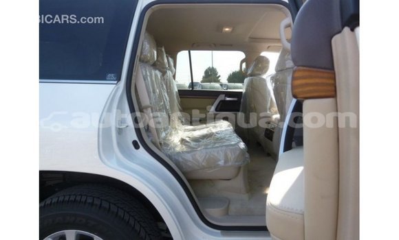 Buy Import Toyota Land Cruiser White Car in Import - Dubai in Antigua Buy Import Toyota Land Cruiser White Car in Import - Dubai in Antigua