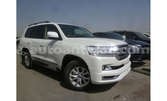 Buy Import Toyota Land Cruiser White Car in Import - Dubai in Antigua Buy Import Toyota Land Cruiser White Car in Import - Dubai in Antigua
