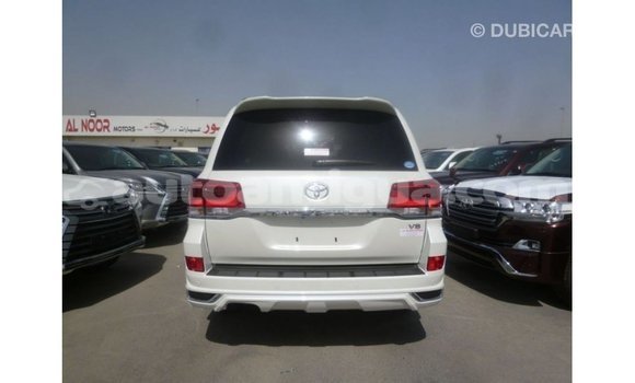 Buy Import Toyota Land Cruiser White Car in Import - Dubai in Antigua Buy Import Toyota Land Cruiser White Car in Import - Dubai in Antigua
