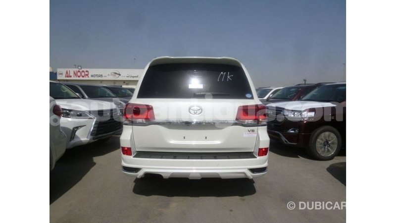 Big with watermark toyota land cruiser antigua import dubai 2175