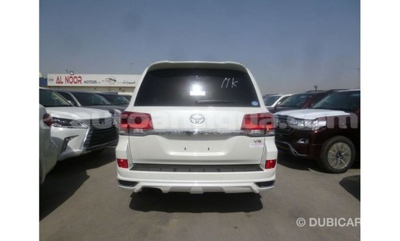 Buy Import Toyota Land Cruiser White Car in Import - Dubai in Antigua Buy Import Toyota Land Cruiser White Car in Import - Dubai in Antigua