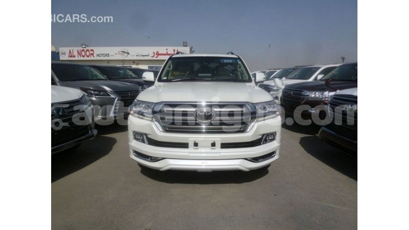 Big with watermark toyota land cruiser antigua import dubai 2175