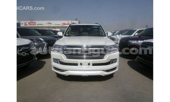 Buy Import Toyota Land Cruiser White Car in Import - Dubai in Antigua Buy Import Toyota Land Cruiser White Car in Import - Dubai in Antigua
