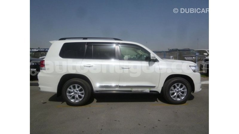 Big with watermark toyota land cruiser antigua import dubai 2175