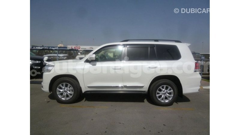 Big with watermark toyota land cruiser antigua import dubai 2175