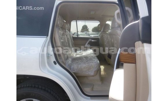 Buy Import Toyota Land Cruiser White Car in Import - Dubai in Antigua Buy Import Toyota Land Cruiser White Car in Import - Dubai in Antigua