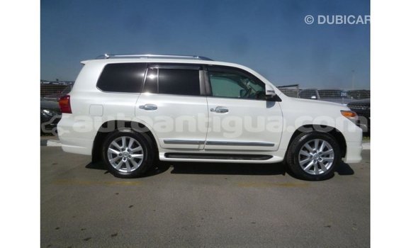 Buy Import Toyota Land Cruiser White Car in Import - Dubai in Antigua Buy Import Toyota Land Cruiser White Car in Import - Dubai in Antigua