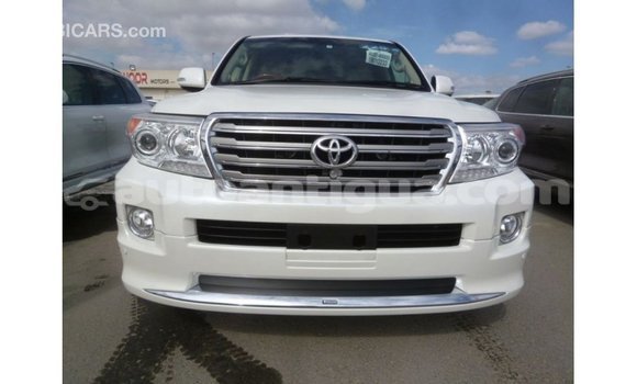 Buy Import Toyota Land Cruiser White Car in Import - Dubai in Antigua Buy Import Toyota Land Cruiser White Car in Import - Dubai in Antigua