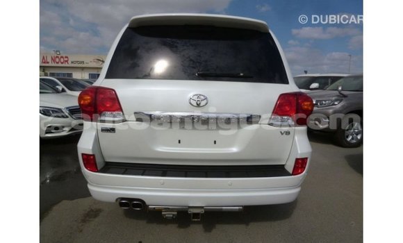 Buy Import Toyota Land Cruiser White Car in Import - Dubai in Antigua Buy Import Toyota Land Cruiser White Car in Import - Dubai in Antigua