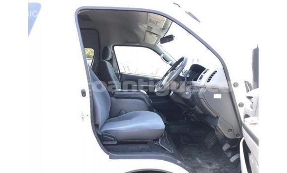 Buy Import Toyota Hiace White Car in Import - Dubai in Antigua Buy Import Toyota Hiace White Car in Import - Dubai in Antigua