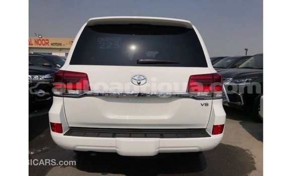 Buy Import Toyota Land Cruiser White Car in Import - Dubai in Antigua Buy Import Toyota Land Cruiser White Car in Import - Dubai in Antigua