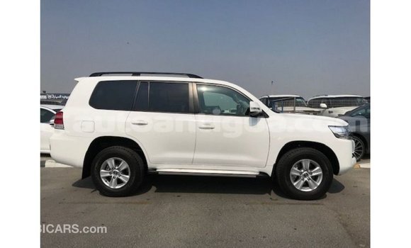 Buy Import Toyota Land Cruiser White Car in Import - Dubai in Antigua Buy Import Toyota Land Cruiser White Car in Import - Dubai in Antigua