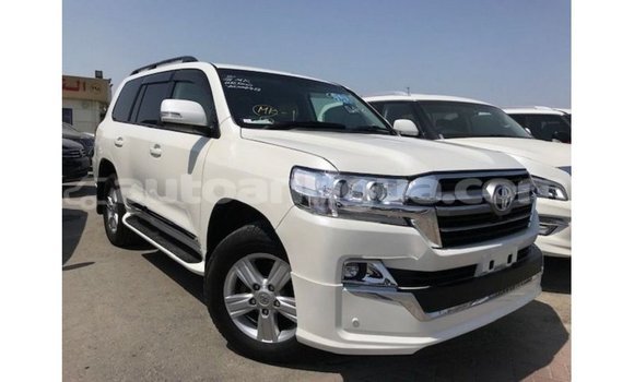 Buy Import Toyota Land Cruiser White Car in Import - Dubai in Antigua Buy Import Toyota Land Cruiser White Car in Import - Dubai in Antigua