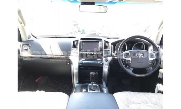 Buy Import Toyota Land Cruiser White Car in Import - Dubai in Antigua Buy Import Toyota Land Cruiser White Car in Import - Dubai in Antigua