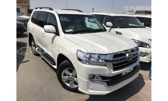 Buy Import Toyota Land Cruiser White Car in Import - Dubai in Antigua Buy Import Toyota Land Cruiser White Car in Import - Dubai in Antigua