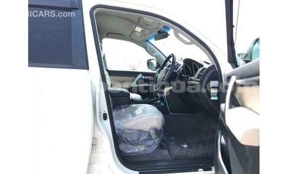 Buy Import Toyota Land Cruiser White Car in Import - Dubai in Antigua Buy Import Toyota Land Cruiser White Car in Import - Dubai in Antigua